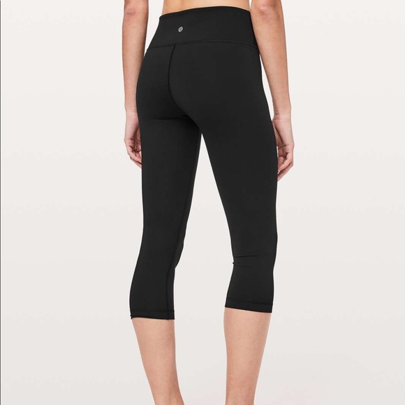 Wunder Under Crop Leggings - Picture 1 of 4
